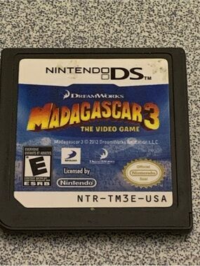 Nintendo DS Madagascar 3 Game Cartridge - Black/Blue/Yellow